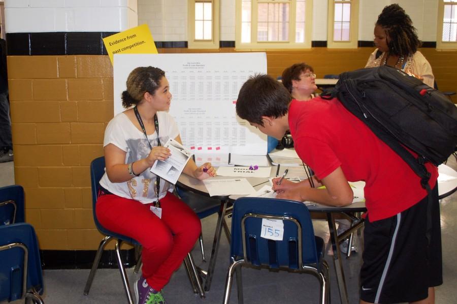 Students Browse Offerings at Club Fair