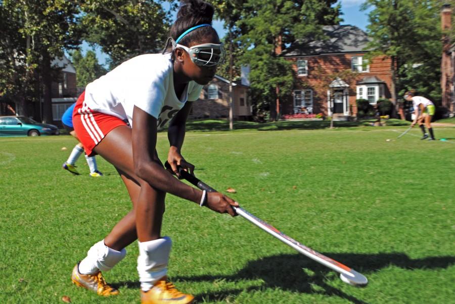 Seniors take lead in field hockey