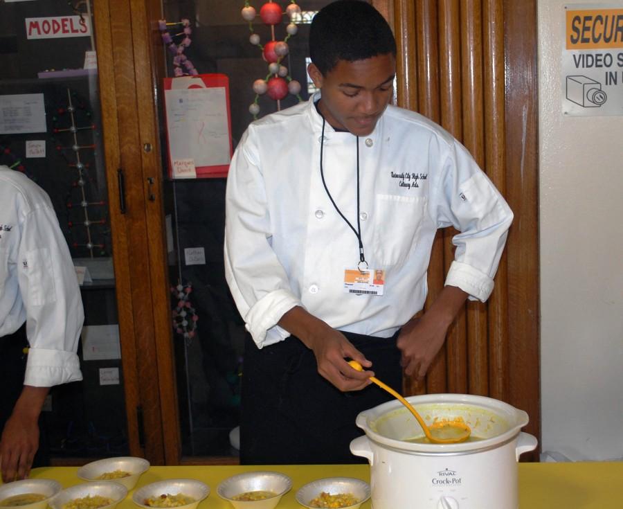 Students Sample Soup Kitchen Dining