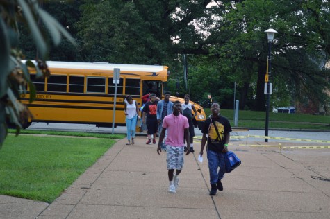 New freshmen arrive at U. City for freshmen orientation Aug. 10. Photos by Christine Politte