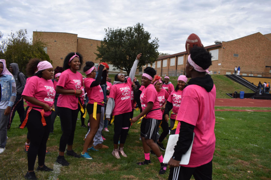 Seniors dominate powder puff