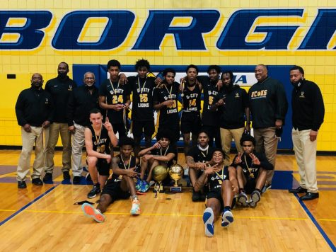 After winning the Borgia Tournament the team took a photo with the trophy. 