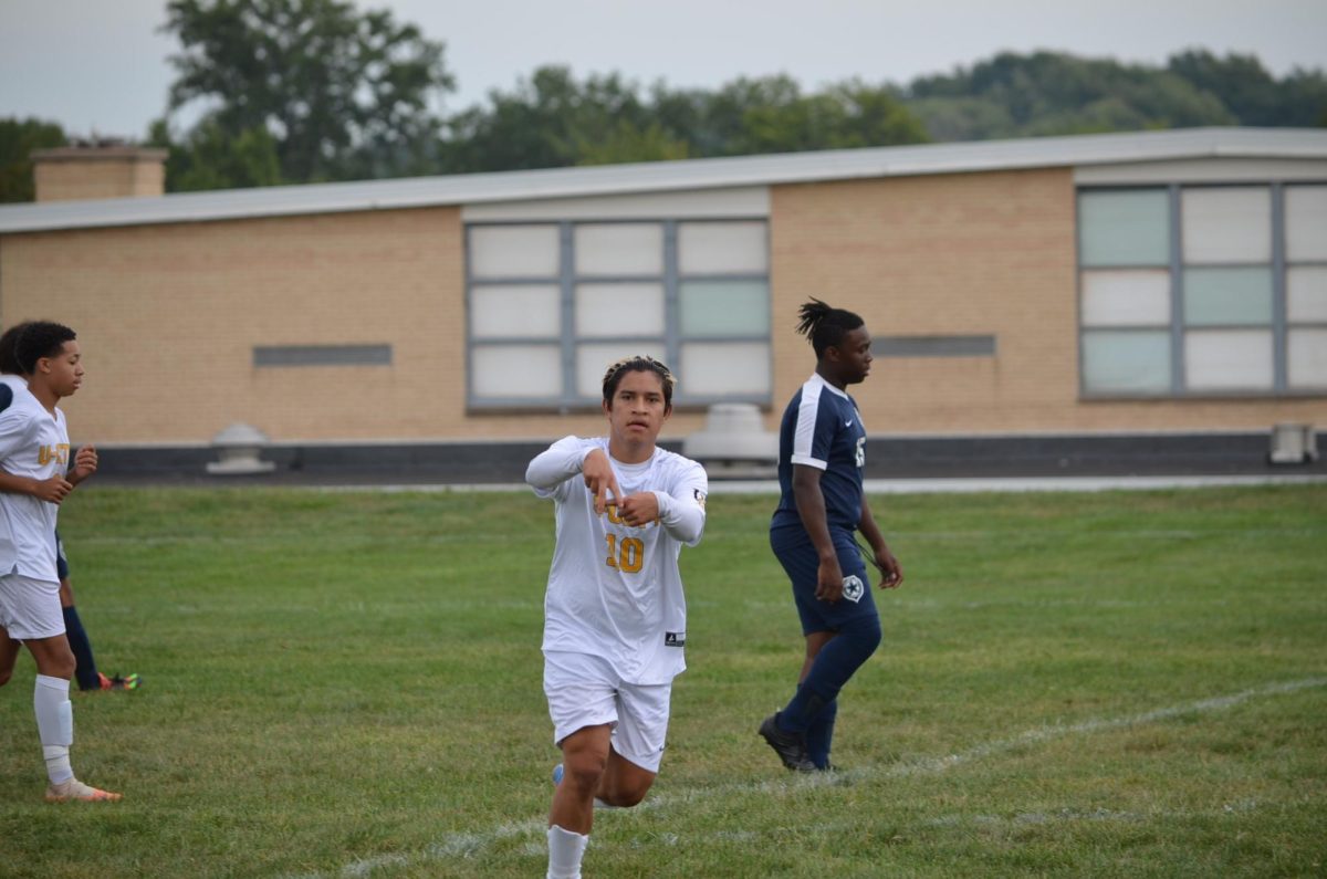 Aron Amaya, grade, after scoring the second goal; 2-0 lions

