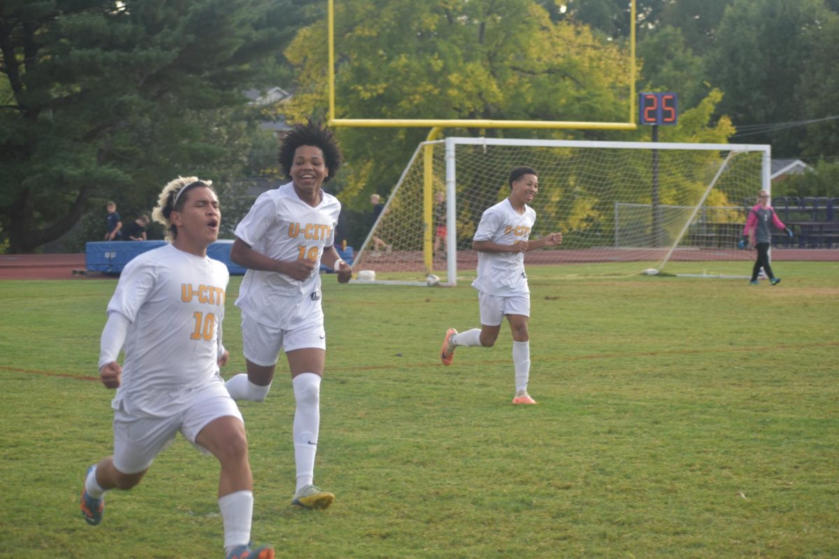 Boys Soccer Shoots for Districts